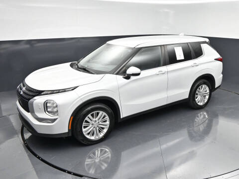 2022 Mitsubishi Outlander ES