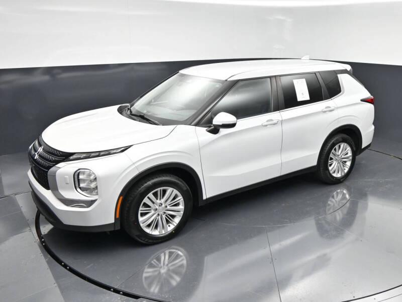 2022 Mitsubishi Outlander ES