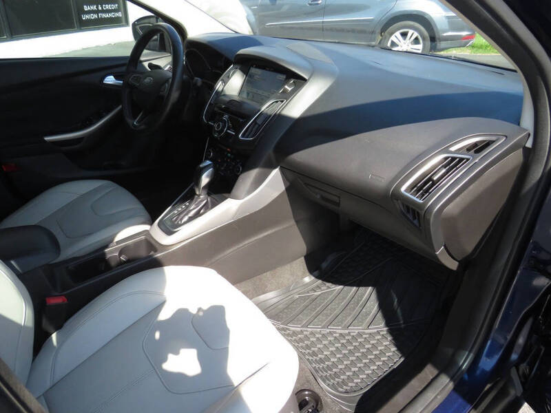 2017 Ford Focus Titanium