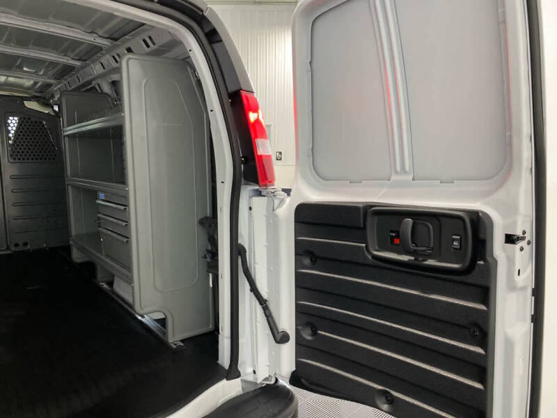 2025 Chevrolet Express 2500