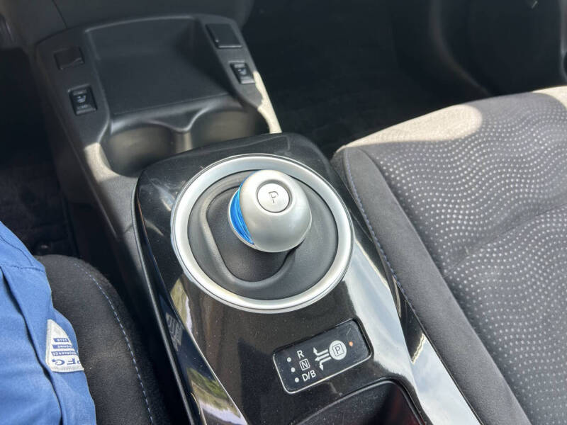 2016 Nissan LEAF SV