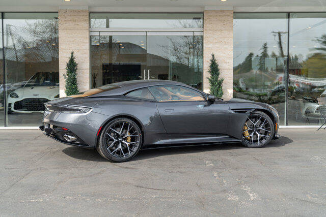 2024 Aston Martin DB12 42