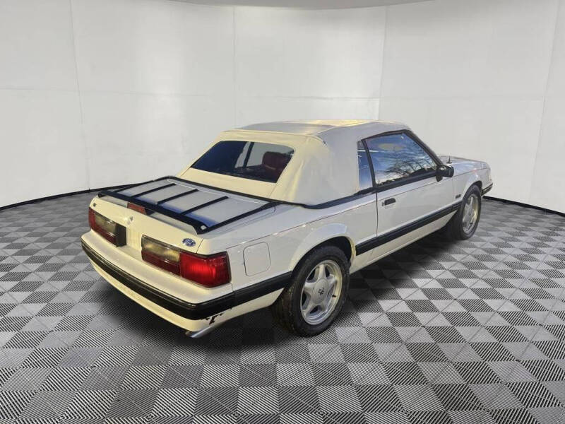 1990 Ford Mustang
