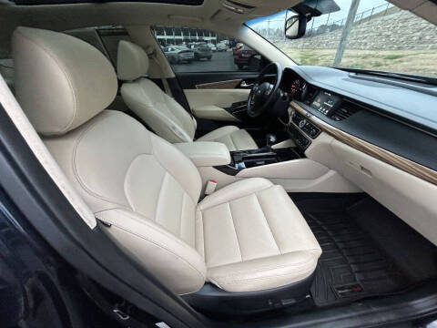 2017 Kia Cadenza Premium