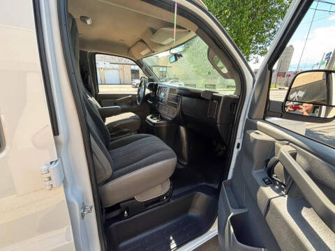 2023 GMC Savana 2500