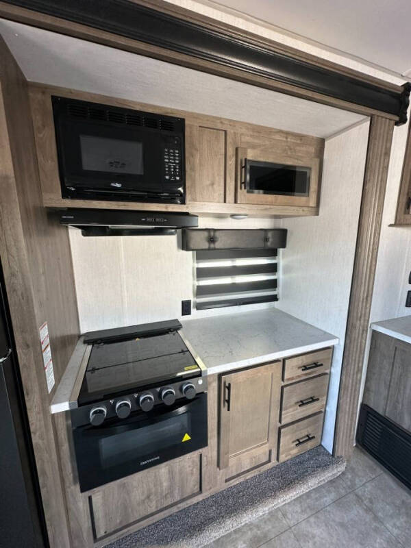 2022 Forest River Vengeance Rogue 26VKS