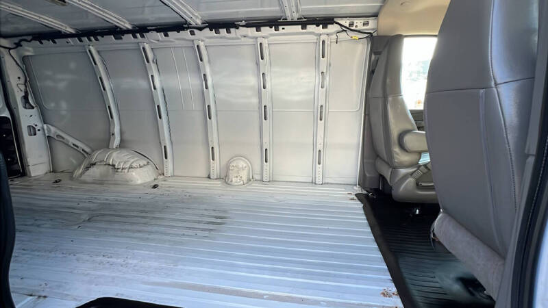 2022 Chevrolet Express 2500