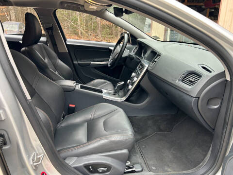 2016 Volvo V60 Cross Country T5