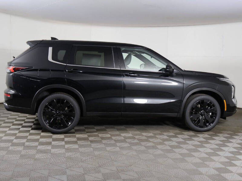 2026 Mitsubishi Outlander LE