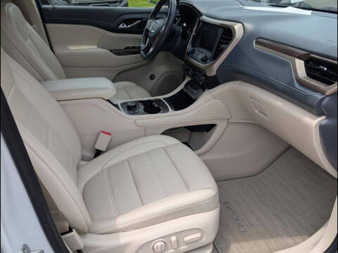 2022 GMC Acadia Denali
