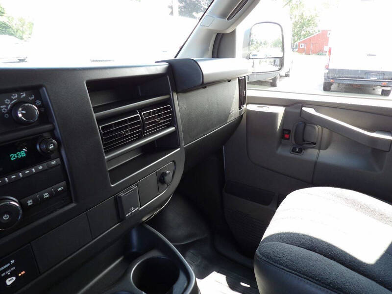 2025 Chevrolet Express 2500