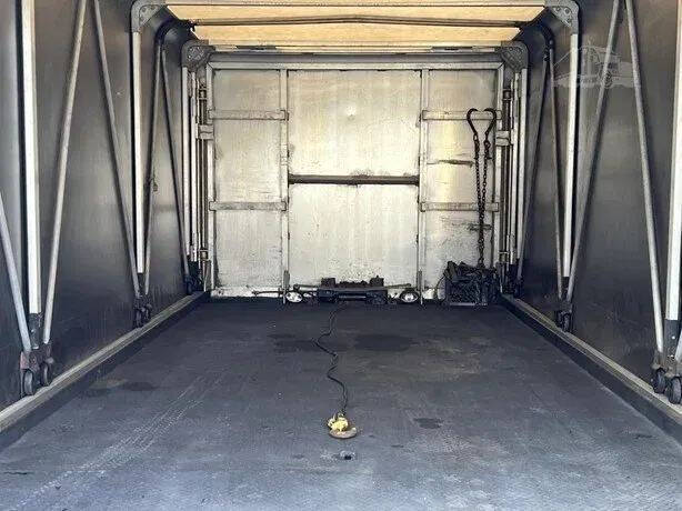 2009 Freightliner M2 106