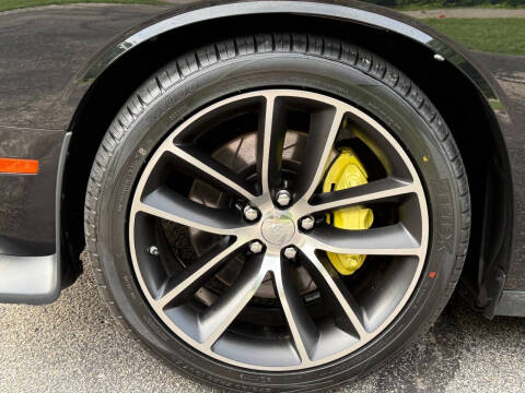 2016 Dodge Challenger 392 HEMI Scat Pack Shaker