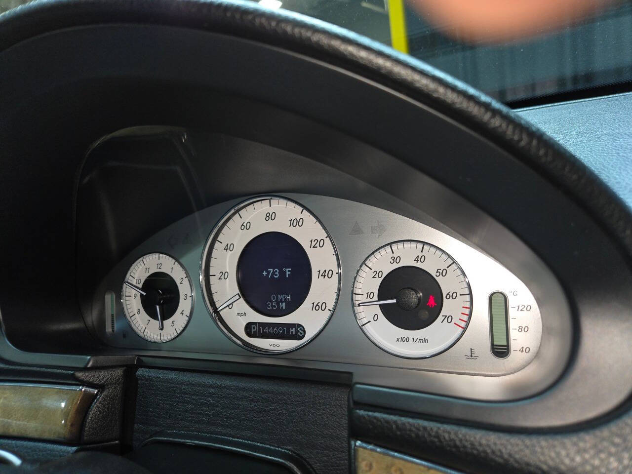 2009 Mercedes-Benz E-Class 83