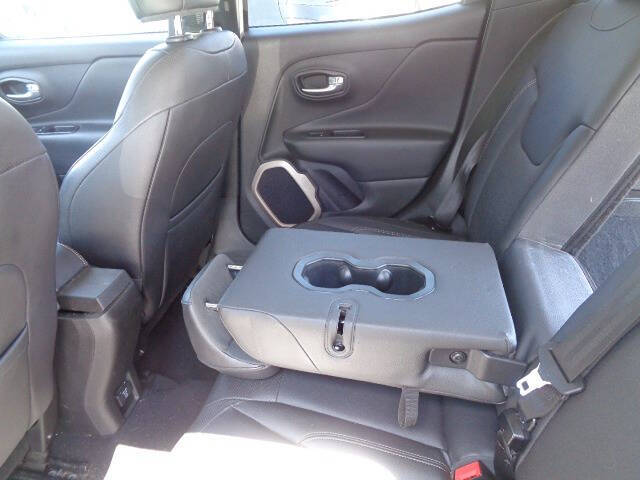 2017 Jeep Renegade Deserthawk