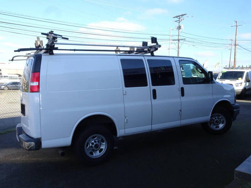 2018 GMC Savana 2500