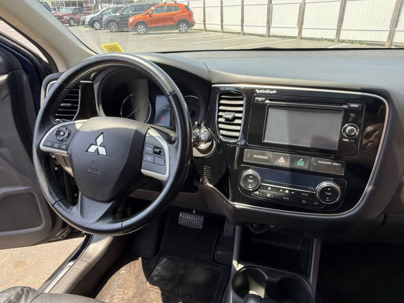 2015 Mitsubishi Outlander SE