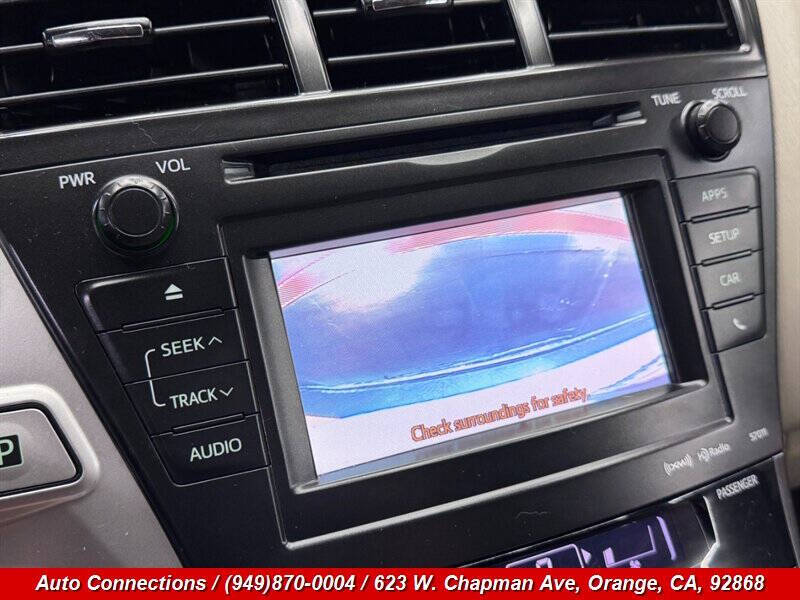 2013 Toyota Prius v Three