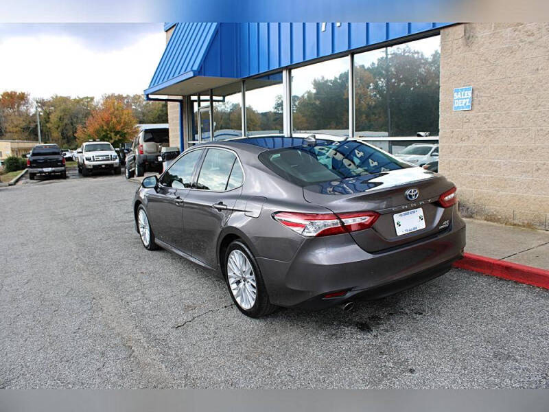 2020 Toyota Camry Hybrid XLE
