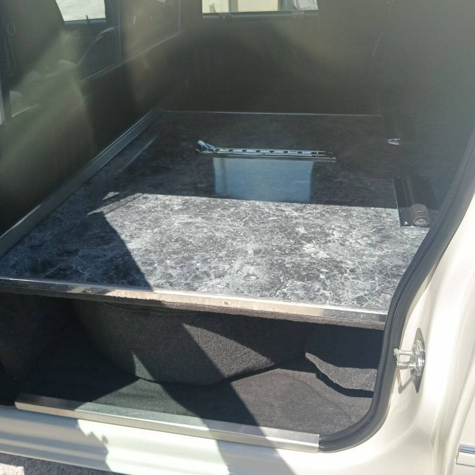 2006 Cadillac DTS Pro Hearse - $17,500