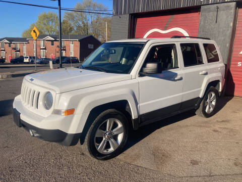 2015 Jeep Patriot for sale at Apple Auto Sales Inc in Camillus NY