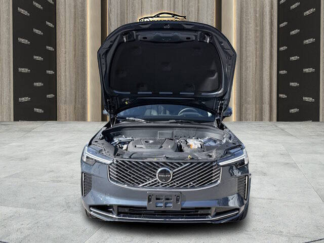 2025 Volvo XC90 T8 Ultra Bright Theme 6P