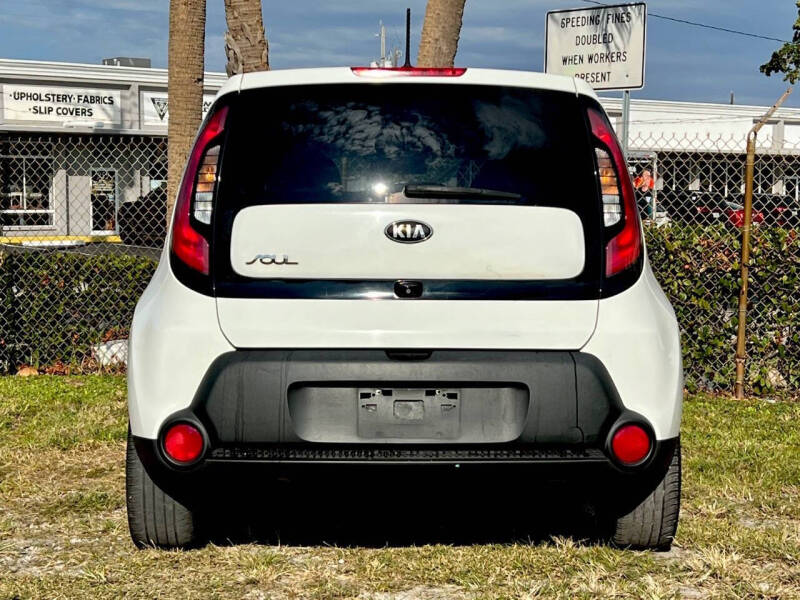 2015 Kia Soul +