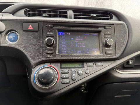 2014 Toyota Prius c Four