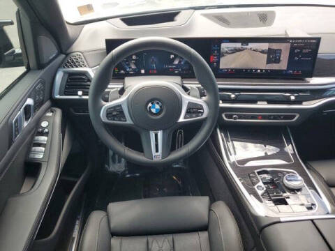 2025 BMW X7 M60i
