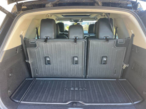 2022 Nissan Pathfinder SL