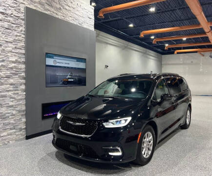 2022 Chrysler Pacifica for sale at Heritage MOTORS OF TROY in Troy MI