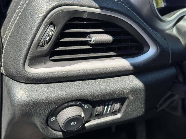 2024 Chrysler Pacifica Plug-In Hybrid Select