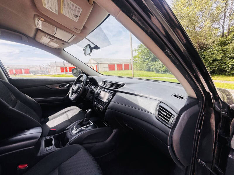 2017 Nissan Rogue SV
