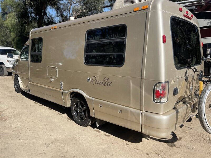 2004 Winnebago Rialta 22QD