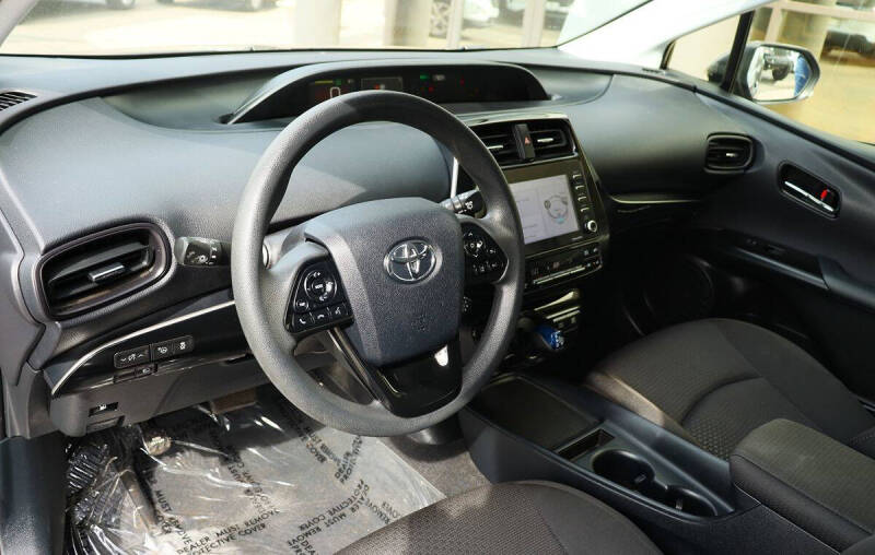 2022 Toyota Prius LE