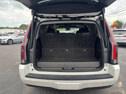 2017 Cadillac Escalade Luxury