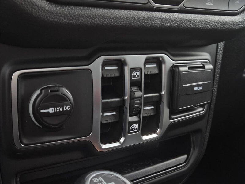 2025 Jeep Gladiator Sport