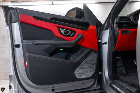 2023 Lamborghini Urus S