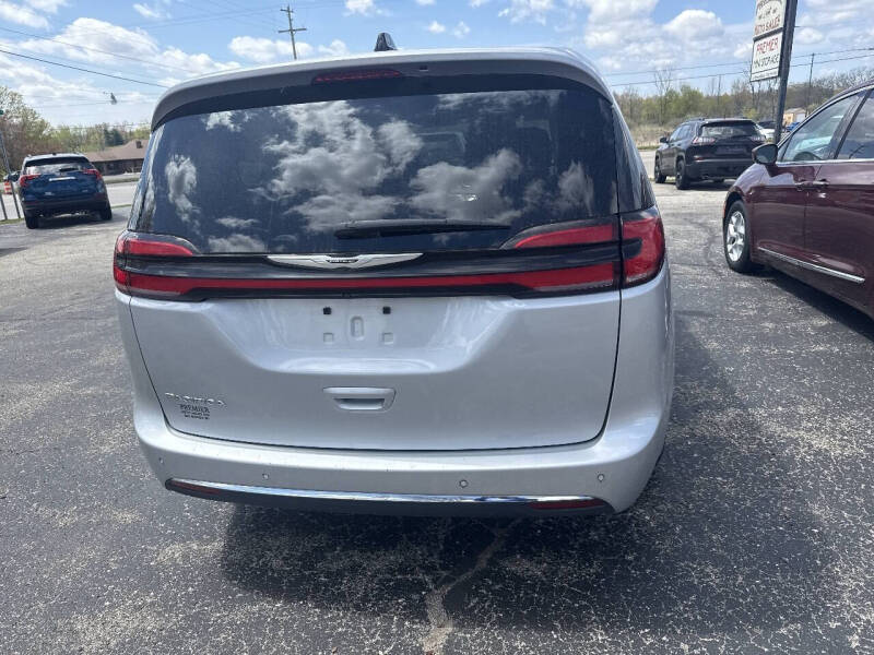 2024 Chrysler Pacifica Touring L