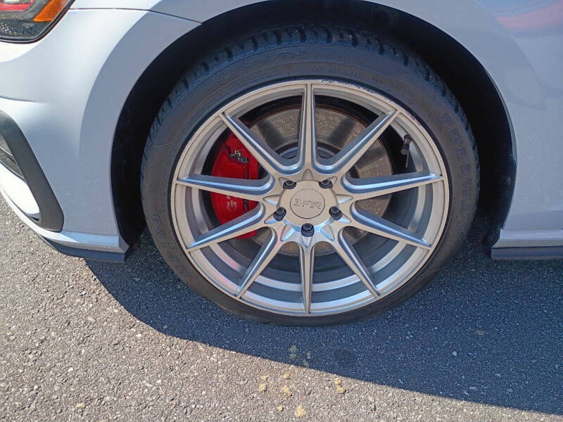 2019 Volkswagen Golf GTI SE