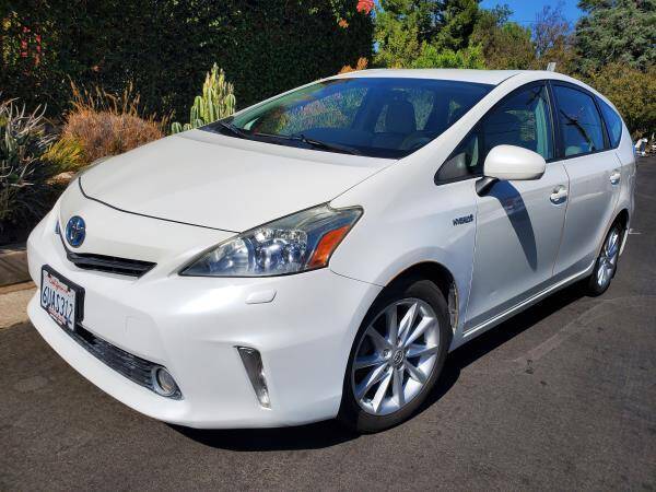 2012 Toyota Prius v for sale in Van Nuys, CA