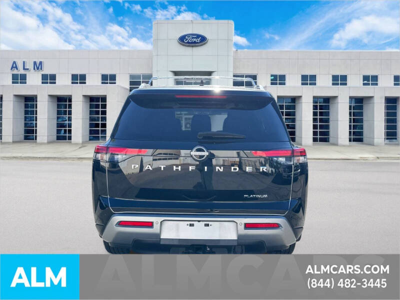 2023 Nissan Pathfinder Platinum