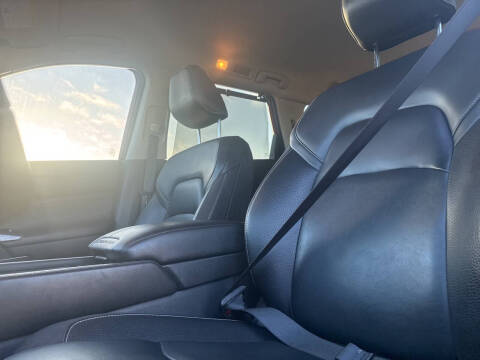 2022 Nissan Pathfinder SL