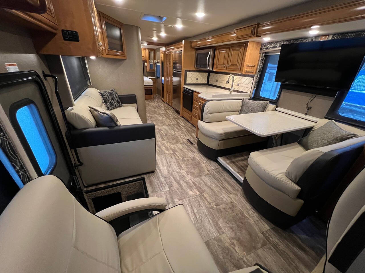 2016 Thor Motor Coach Palazzo for sale at Simple Car Company in Oak Harbor, WA