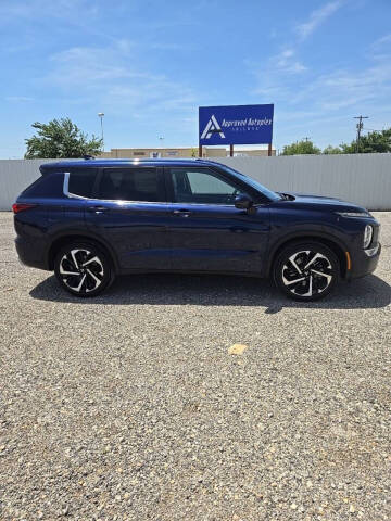 2024 Mitsubishi Outlander SE