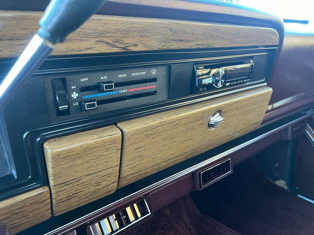 1989 Jeep Grand Wagoneer 66