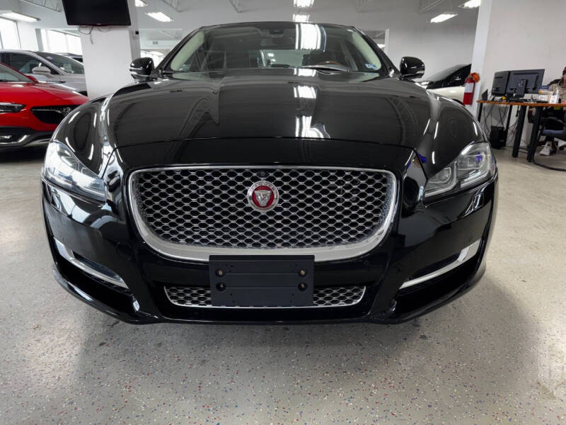 2016 Jaguar XJ Portfolio photo 4