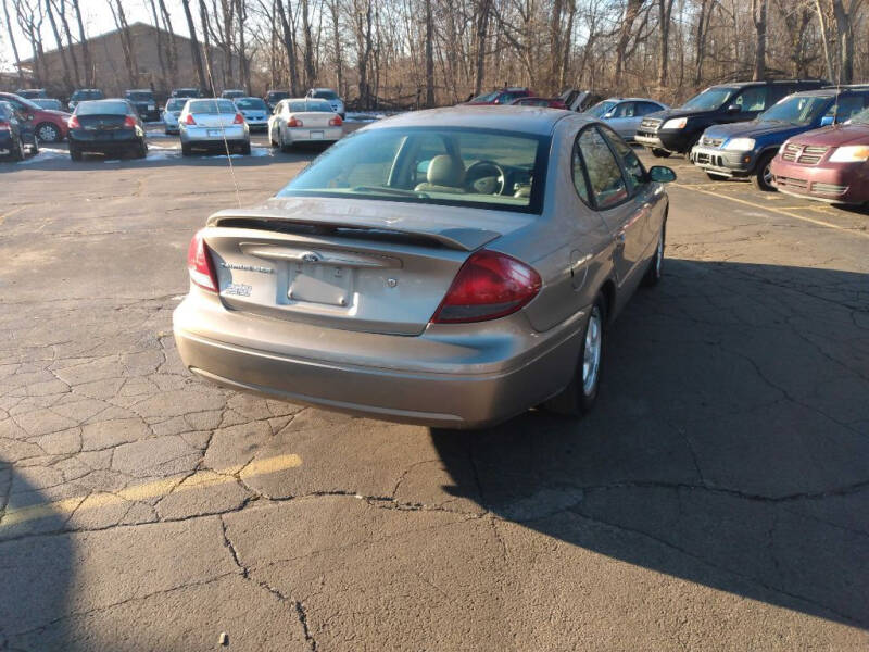 2004 Ford Taurus SES