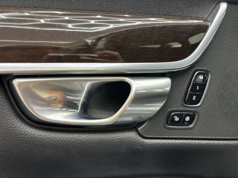 2018 Volvo S90 T5 Momentum