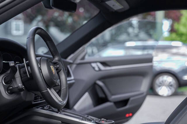 2021 Porsche 911 Carrera